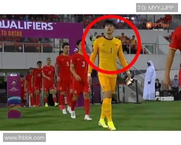 哪位足球明星在比赛中因犯规染黄引发热议与争议分析